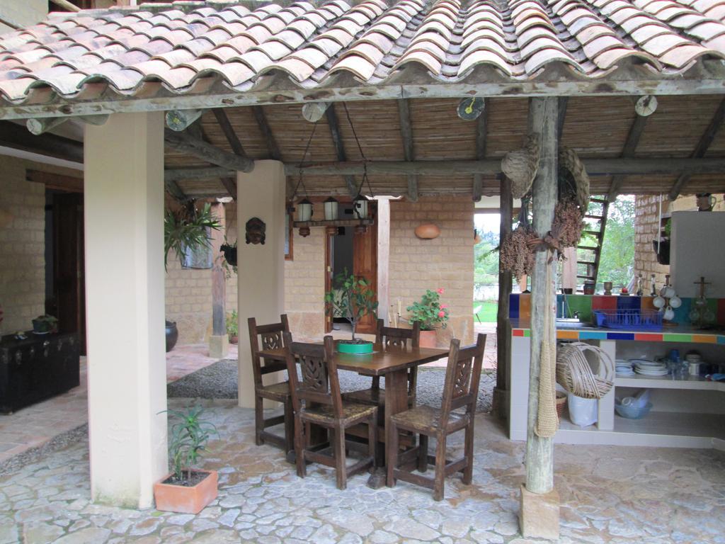 Hostal Casa Del Arte Robles Esterno foto
