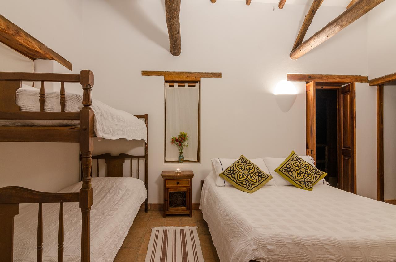 Hostal Casa Del Arte Robles Esterno foto